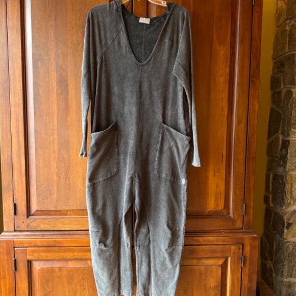 Free People FP Movement Hot Shot Long Sleeve Hooded Jumpsuit Gray Black Size S - Picture 3 of 7